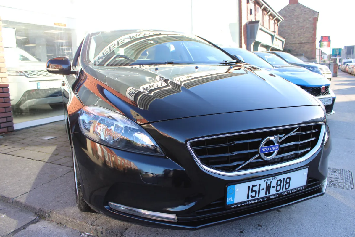 Volvo V40 1.6 D2 *LOW KMS*1 OWNER* 2015 - Image 1
