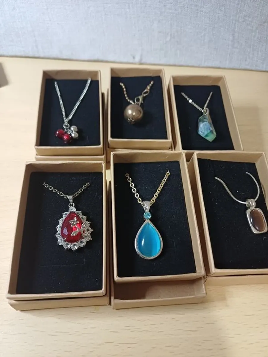 vintage costume necklaces - Image 1