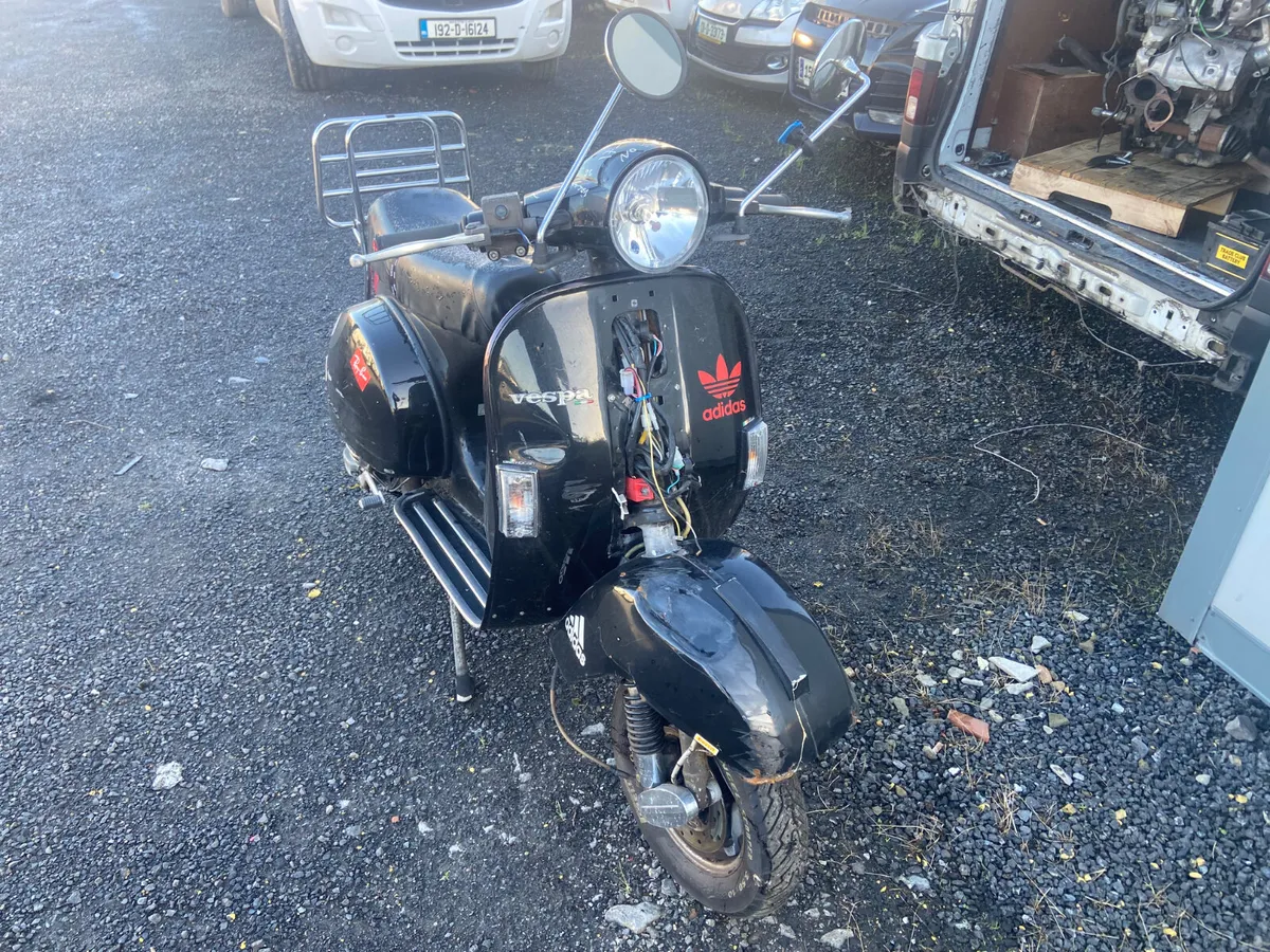 LML Scooter 2013 - Image 1