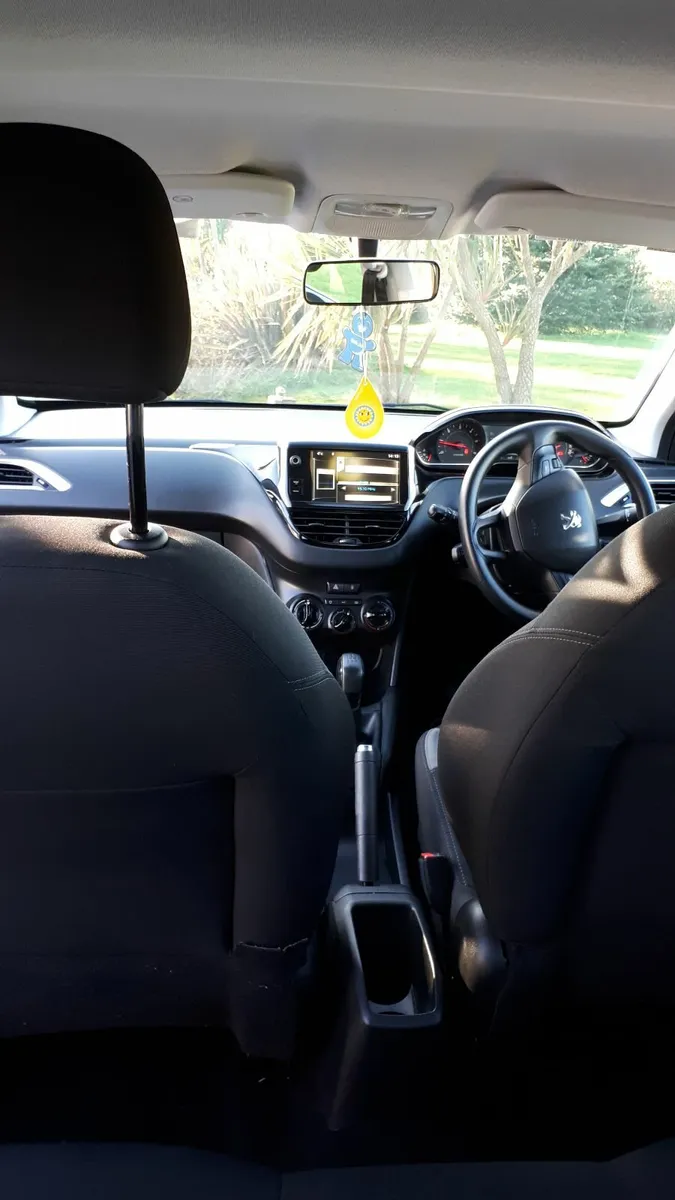 Peugeot 208 Active 2014 - Image 2