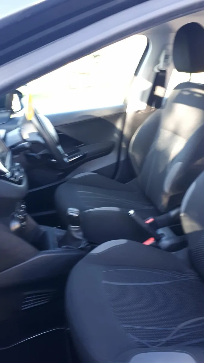 Peugeot 208 Active 2014 - Image 3