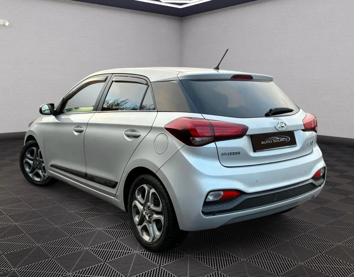 HYUNDAI I20 ACTIVE DELUXE 5DR FSH - Image 4