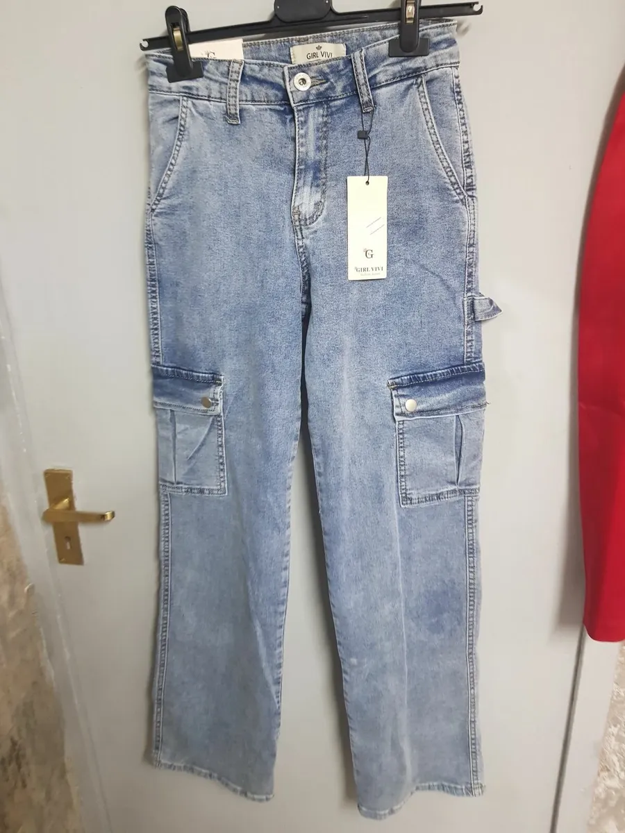 Girls jeans sz 6....5e - Image 1