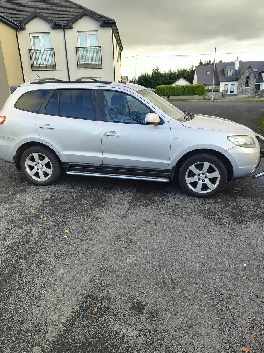 Hyundai Santa Fe 2008 - Image 1