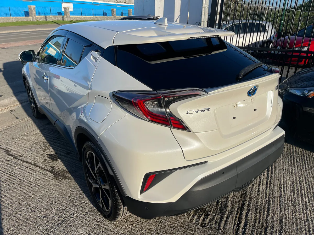 TOYOTA C-HR 2018, 1.8 HYBRID AUTO LOW KM HIGH SPEC - Image 4