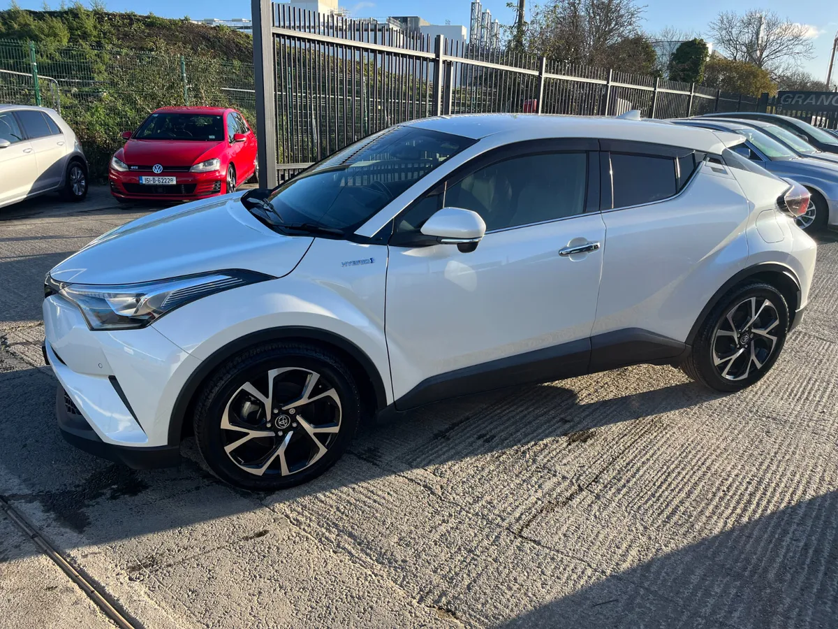 TOYOTA C-HR 2018, 1.8 HYBRID AUTO LOW KM HIGH SPEC - Image 3