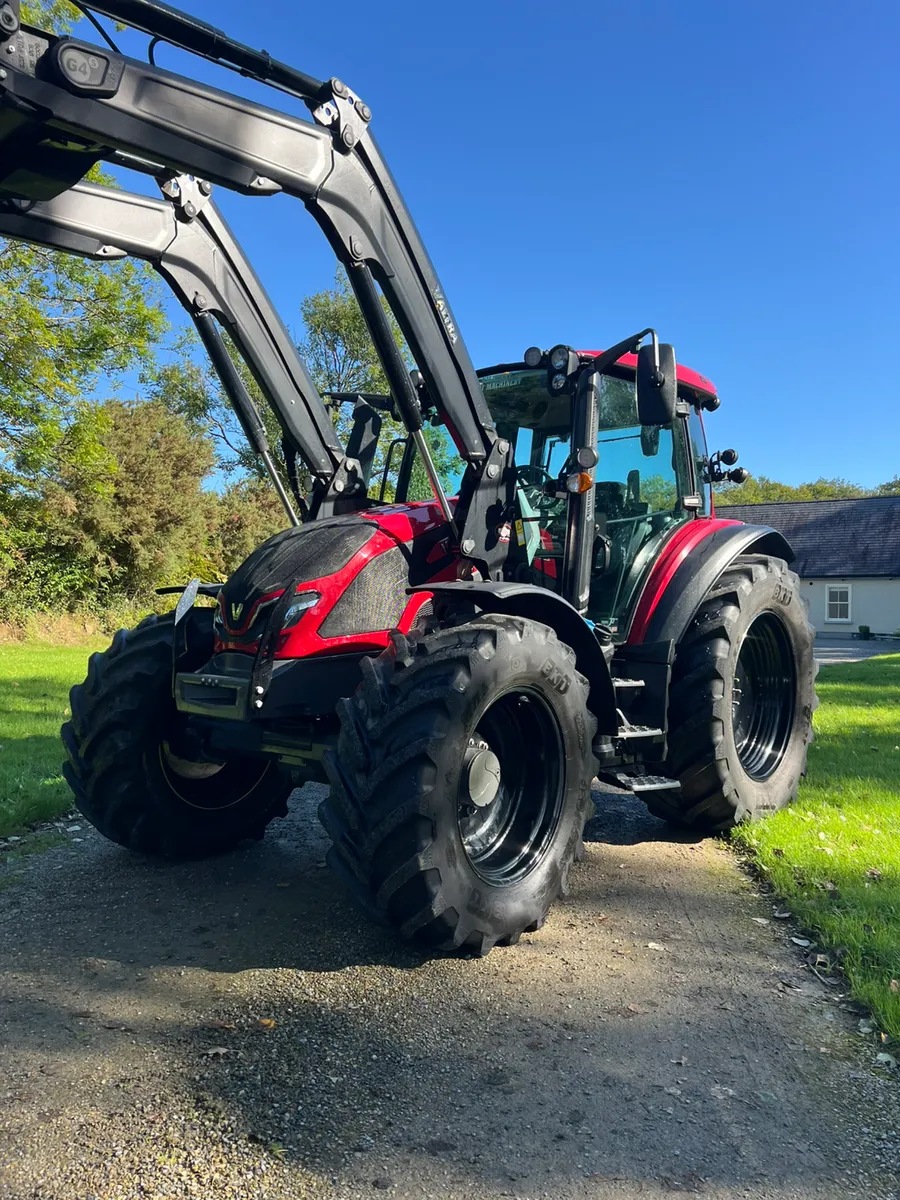 2023 Valtra G125A c/w Loader & lp600's - Image 3