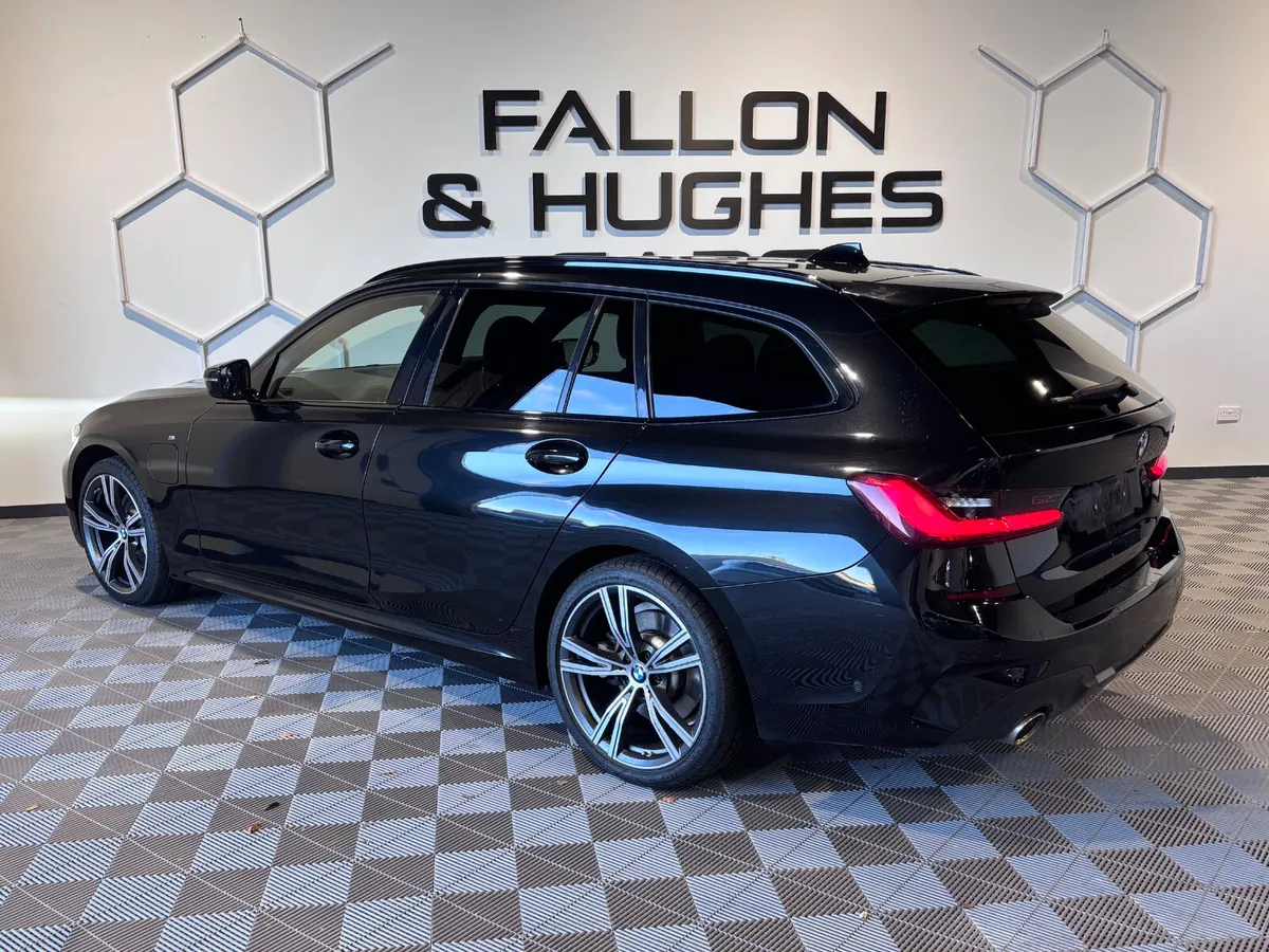 2021 BMW 3 SERIES 33Oe ESTATE M SPORT AUTO HYBRID - Image 4