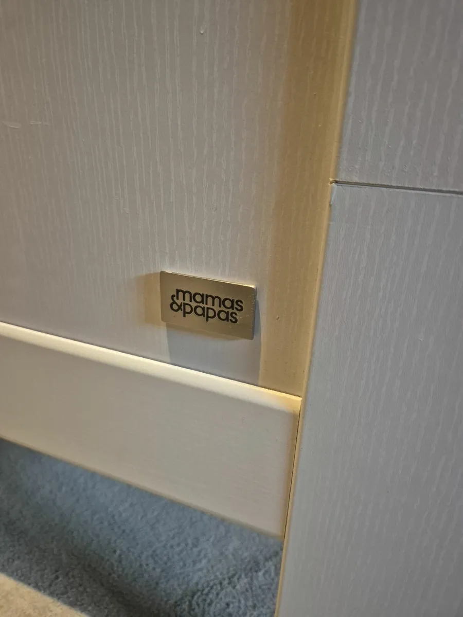 Mamas & Papas adjustable cot / cotbed - Image 4