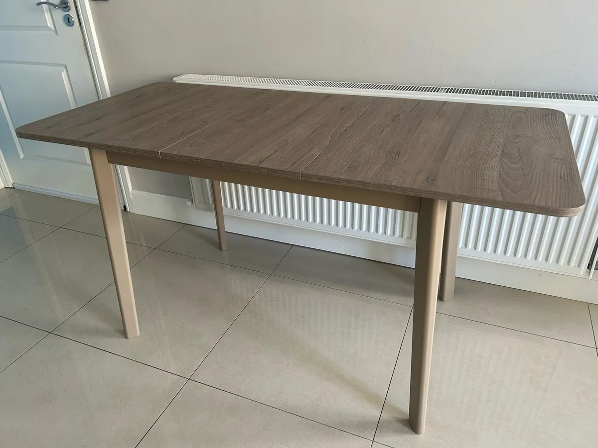 Extendable table - Image 1