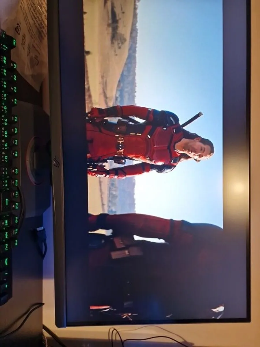 ASUS ROG Strix XG27UCS gaming monitor - Image 1