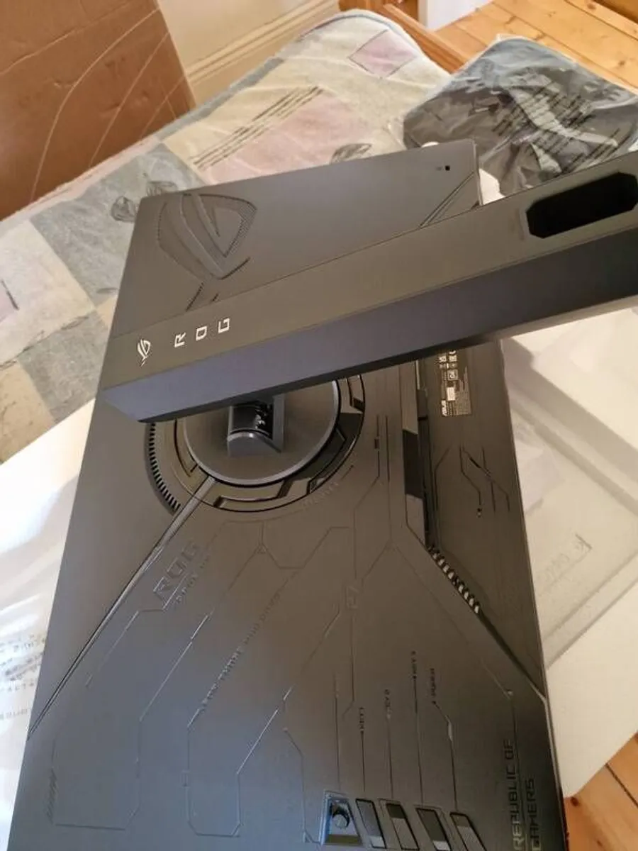 ASUS ROG Strix XG27UCS gaming monitor - Image 2
