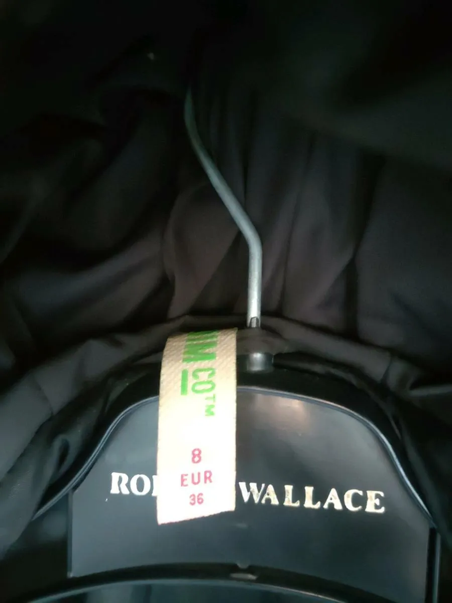 Black jacket women size fits Xs s m - Image 3