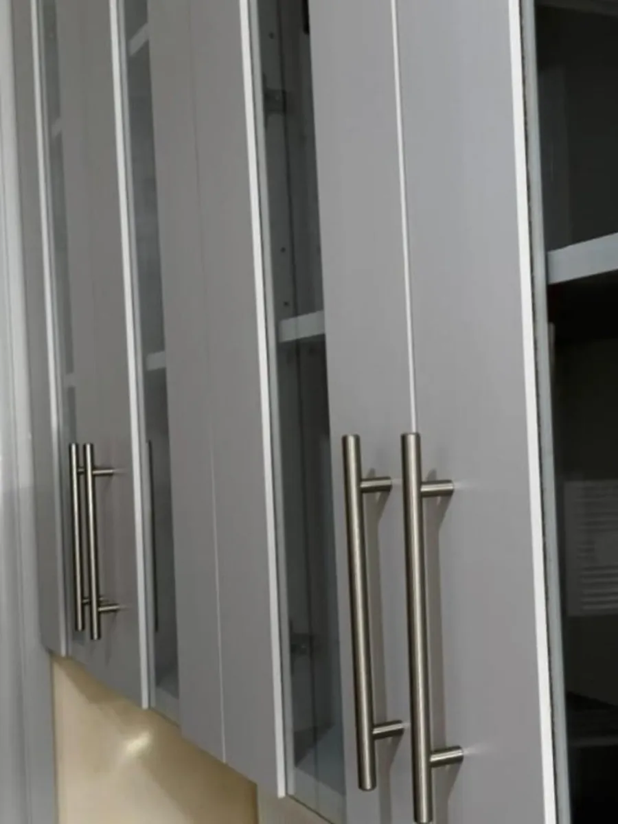 Glass wall units - Image 4