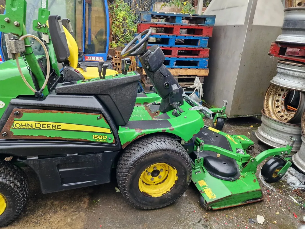 John Deere 1580 Ride on Mower Lawnmower - Image 3