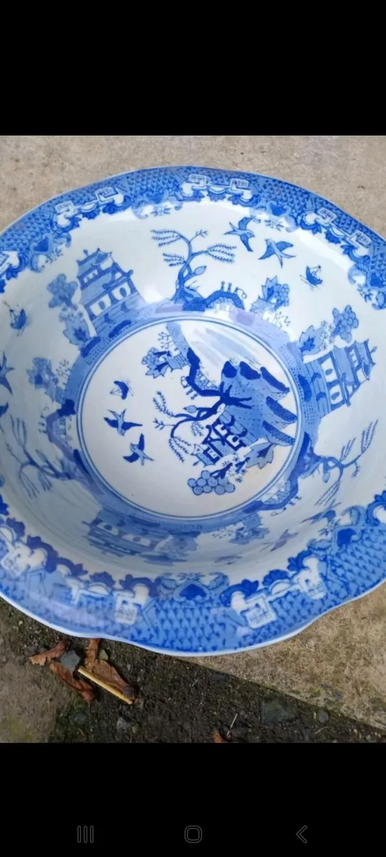 Repro victorian large jug and bowl set - Image 4