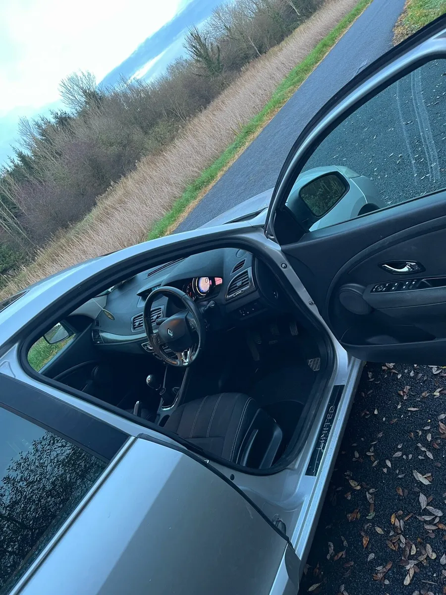 Renault Fluence LIMITED - Image 2