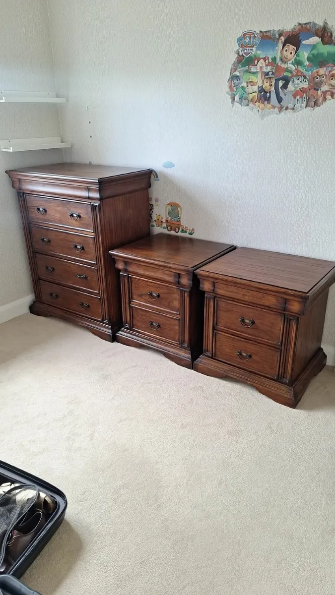 Bedroom furniture - Image 2