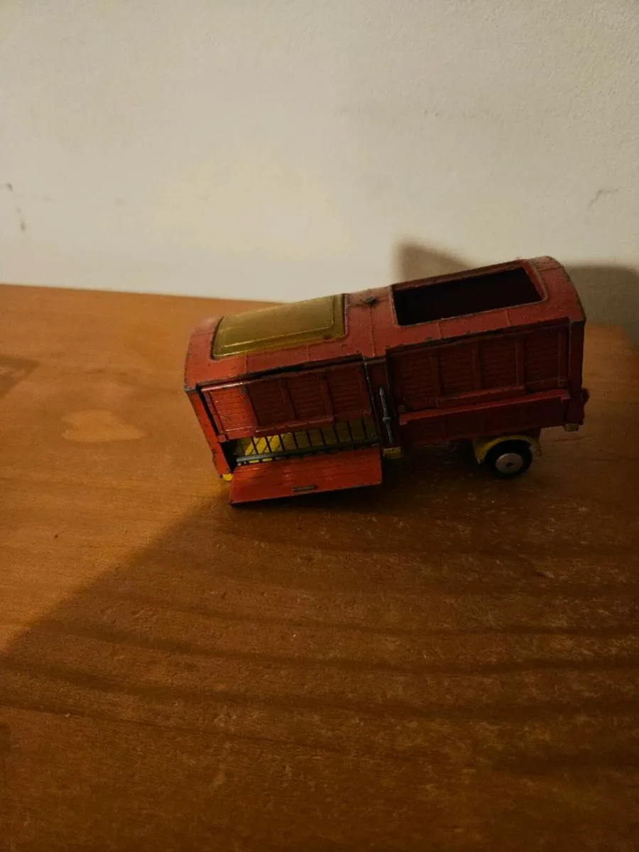 Corgi Chipperfields Circus Trailer - Image 1