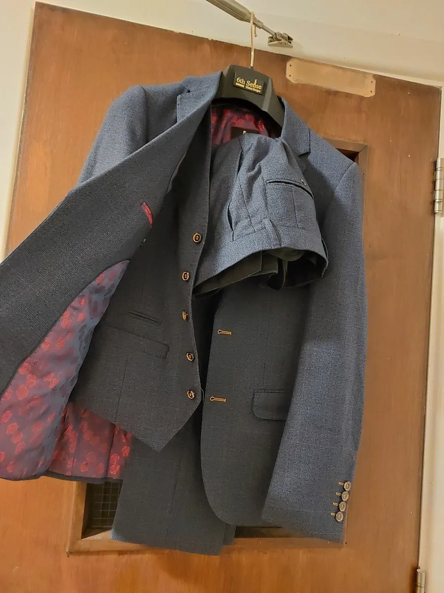 Suit - Image 3
