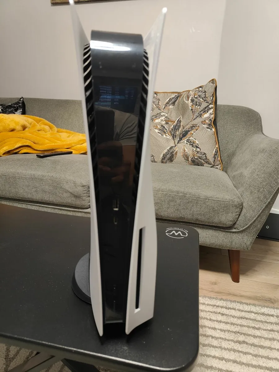PS5 Console - Image 4