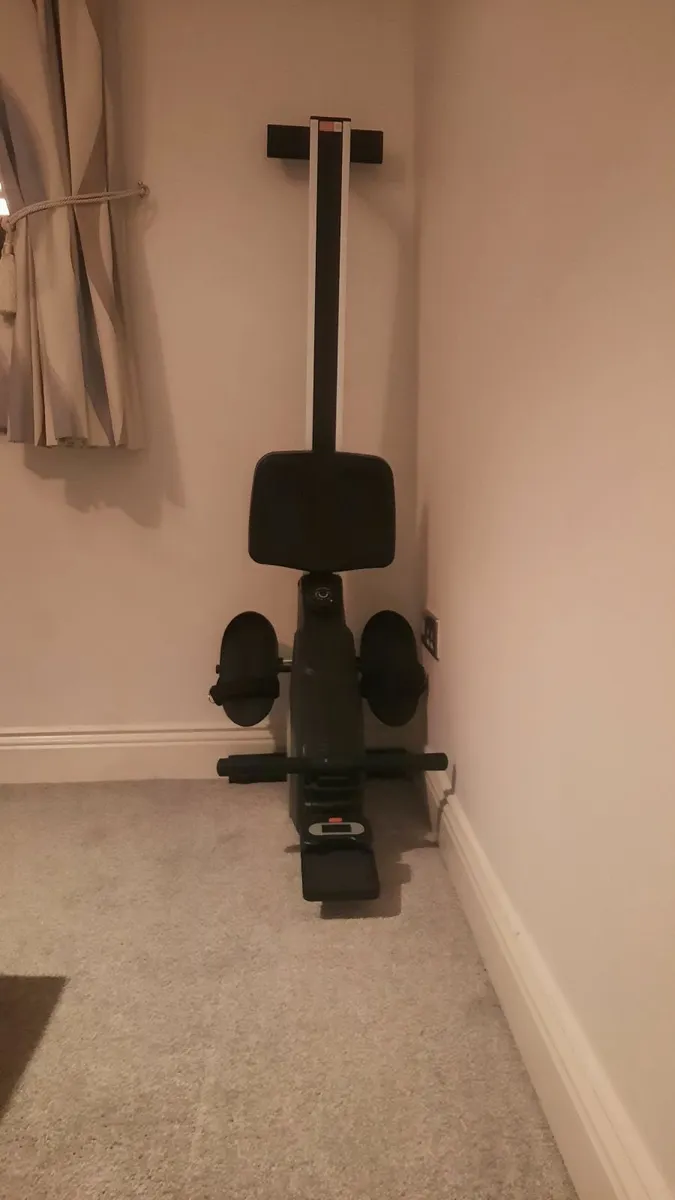 Rowing machine - Image 1
