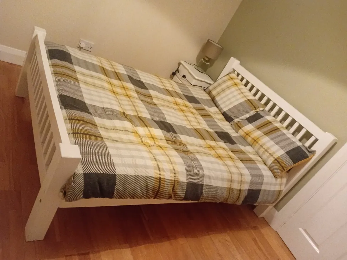 Bed and mattress - Image 1