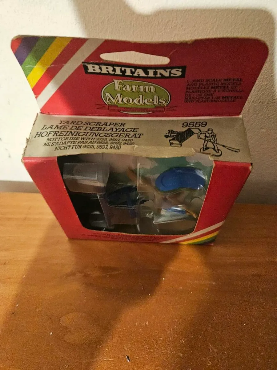 Britain's Farm Yard Scraper - Image 3