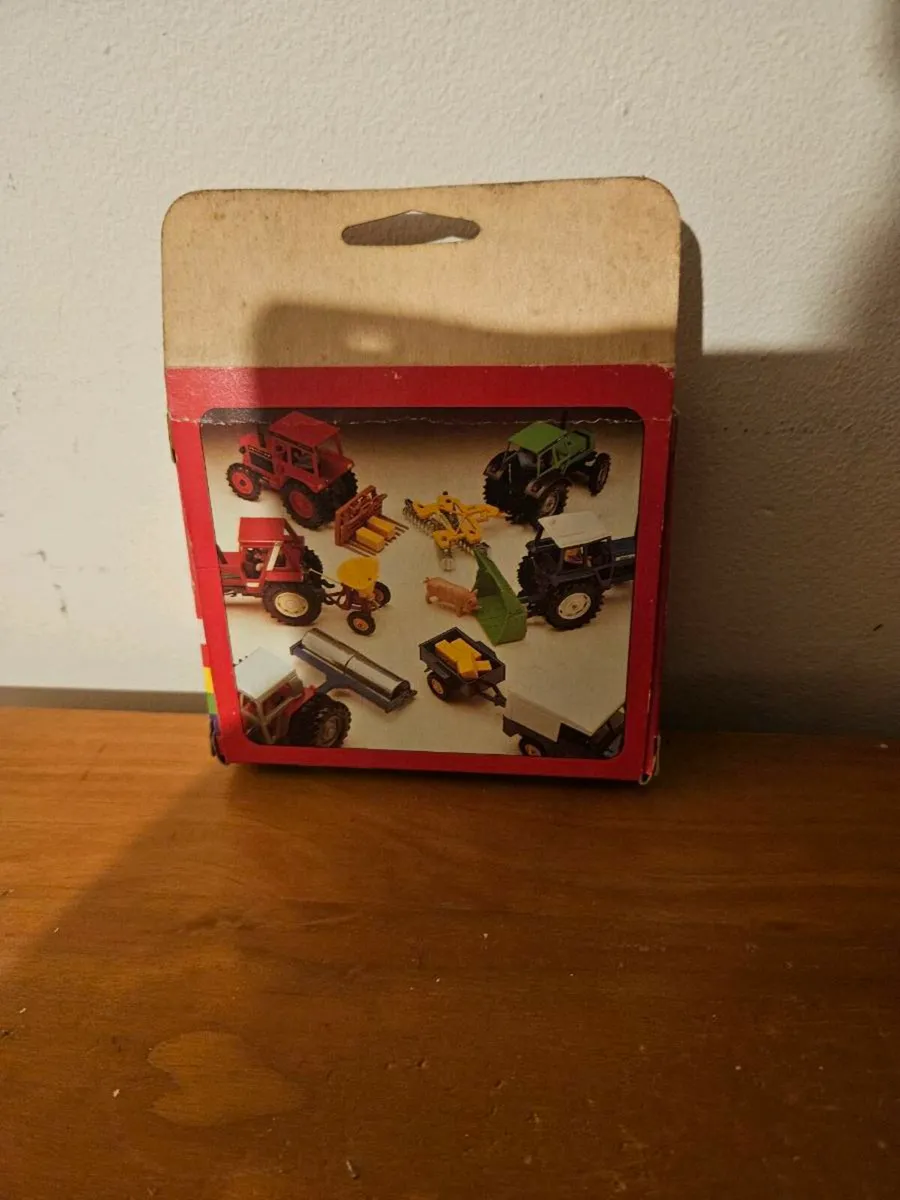 Britain's Farm Yard Scraper - Image 4