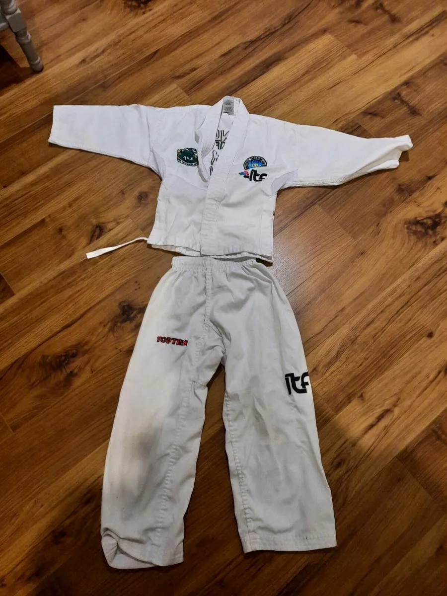 Taekwondo Suit (5-7yr old)