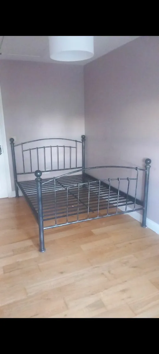 Double bed frame - Image 1