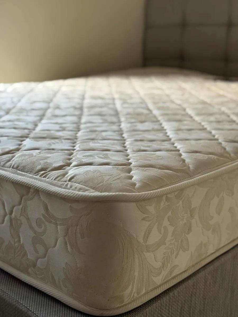 Double bed mattress - Image 3