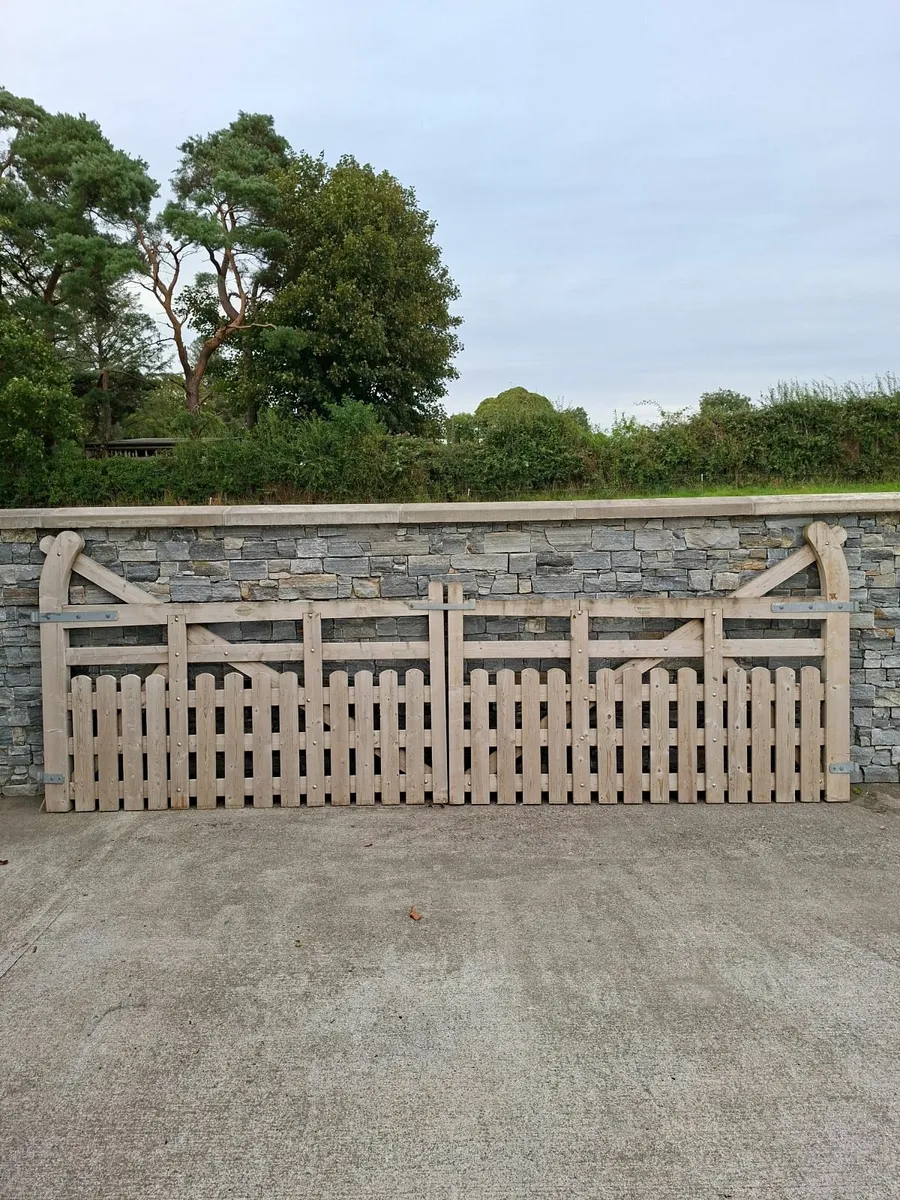 Woodford wooden gates - Image 2