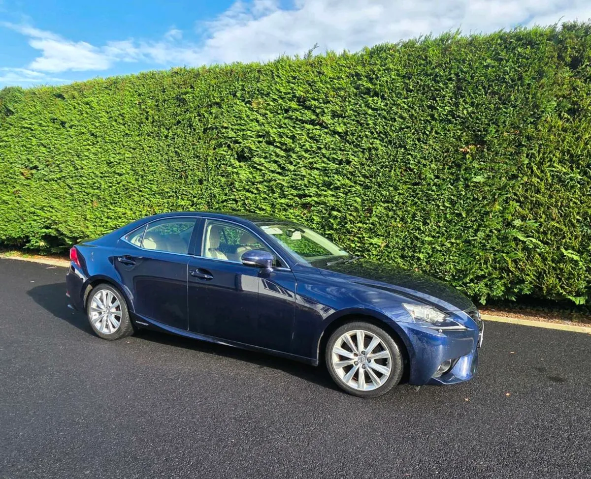 Lexus Is300h executive 2015 - Image 4