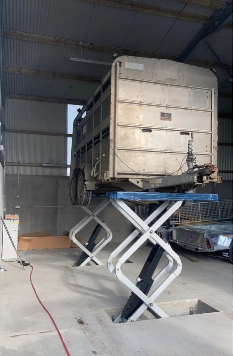 Trailer Servicing - Image 1