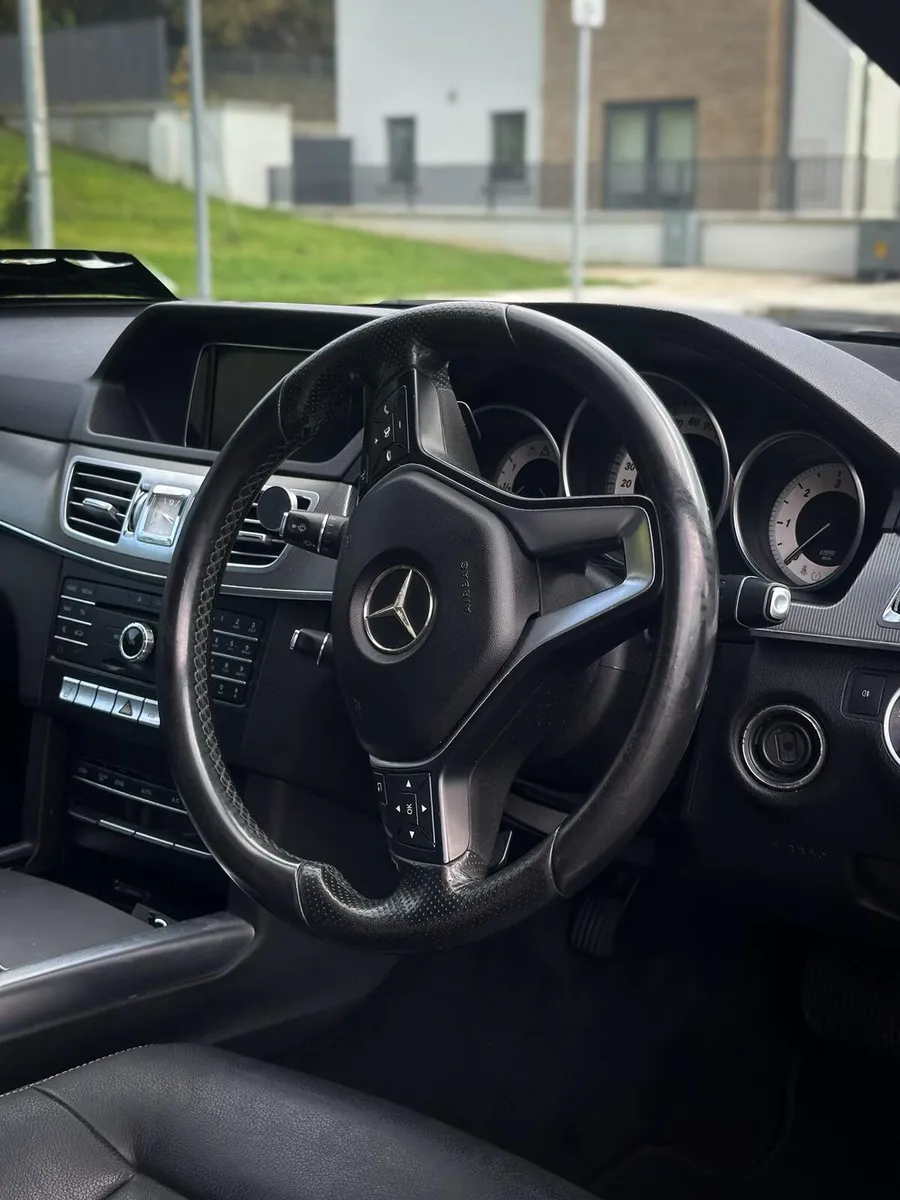 Mercedes-Benz E-Class 2015 - Image 3