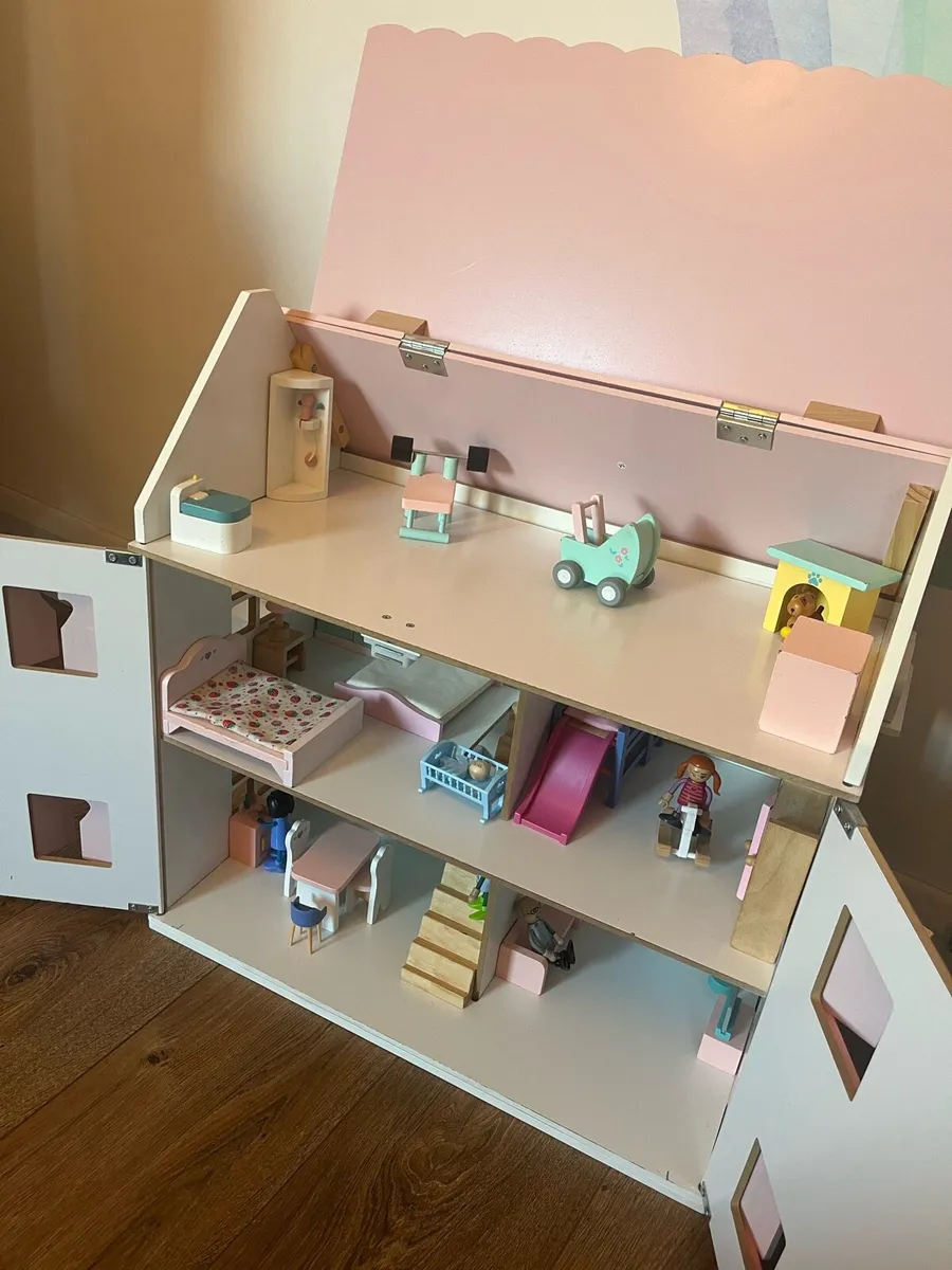 Doll house - Image 2