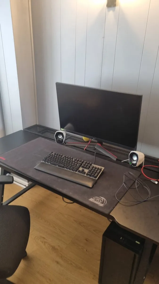 Gaming desk