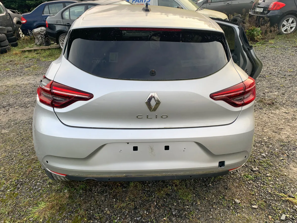 211 RENAULT CLIO PETROL - Image 4