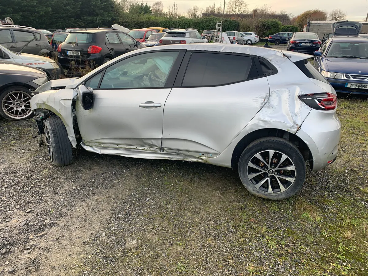 211 RENAULT CLIO PETROL - Image 1