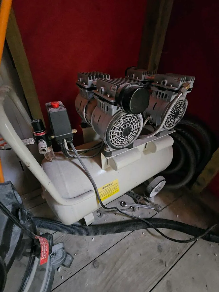 Hyundai 50ltr silent air compressor