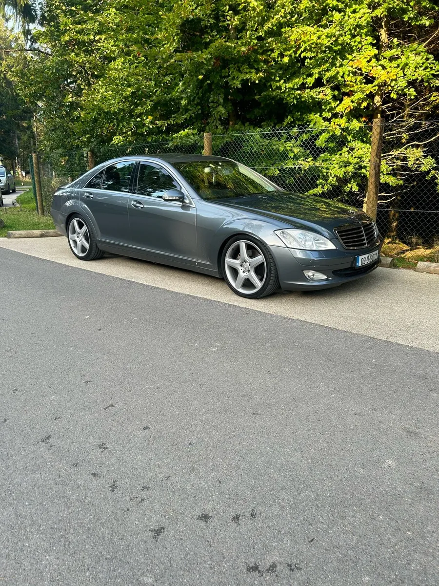 W221 S-Class - Image 1