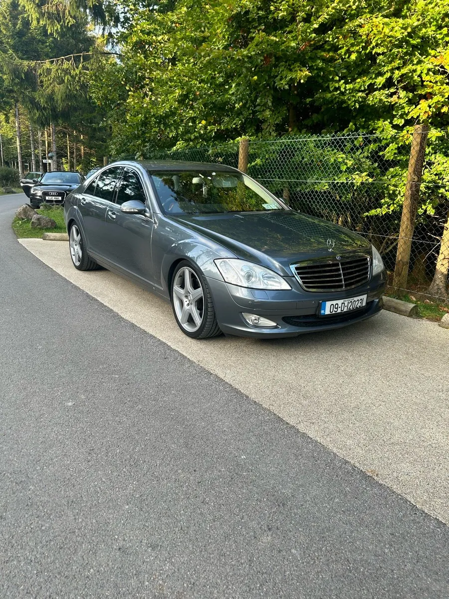 W221 S-Class - Image 2