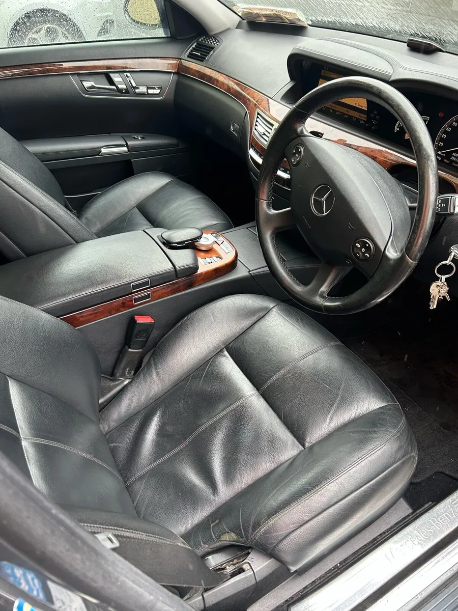 W221 S-Class - Image 3