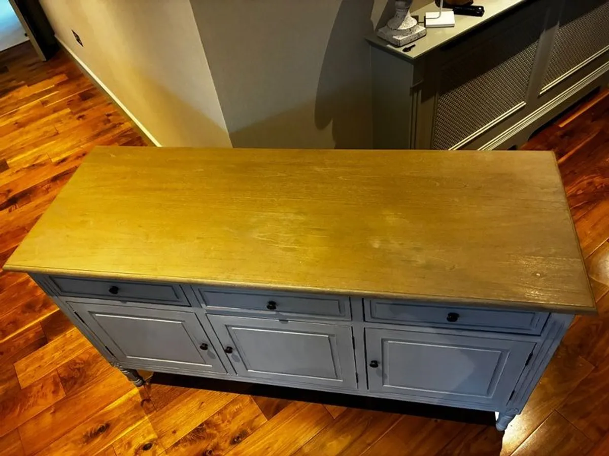 stunning console unit - Image 4