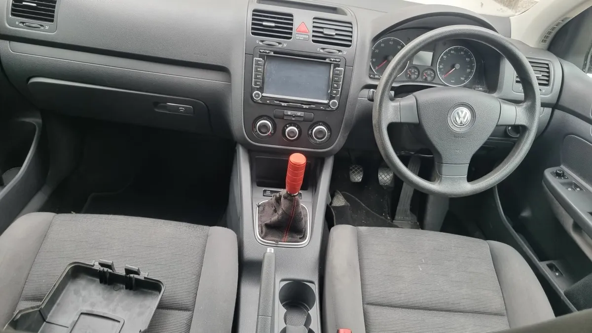 Volkswagen Golf - Image 4