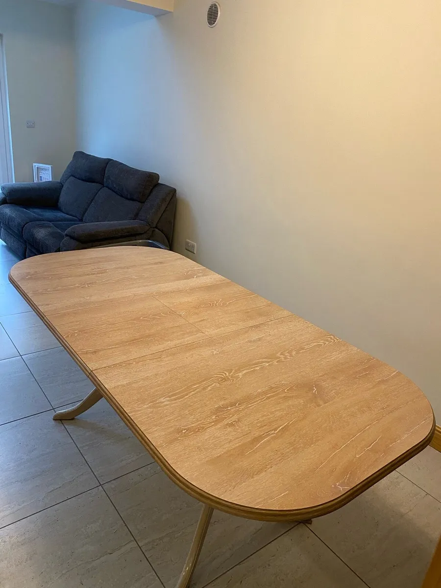 Dining table - Image 3