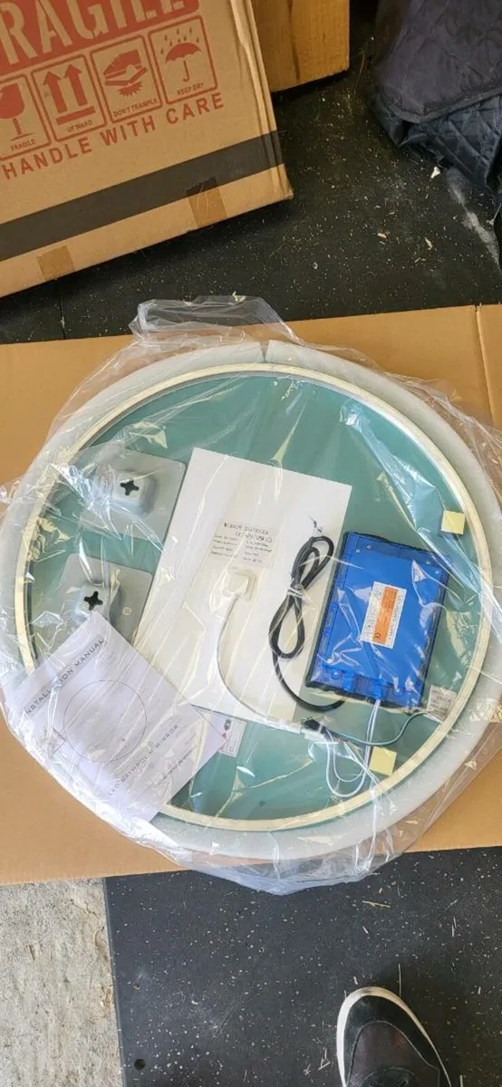 Round Mirror - Image 2