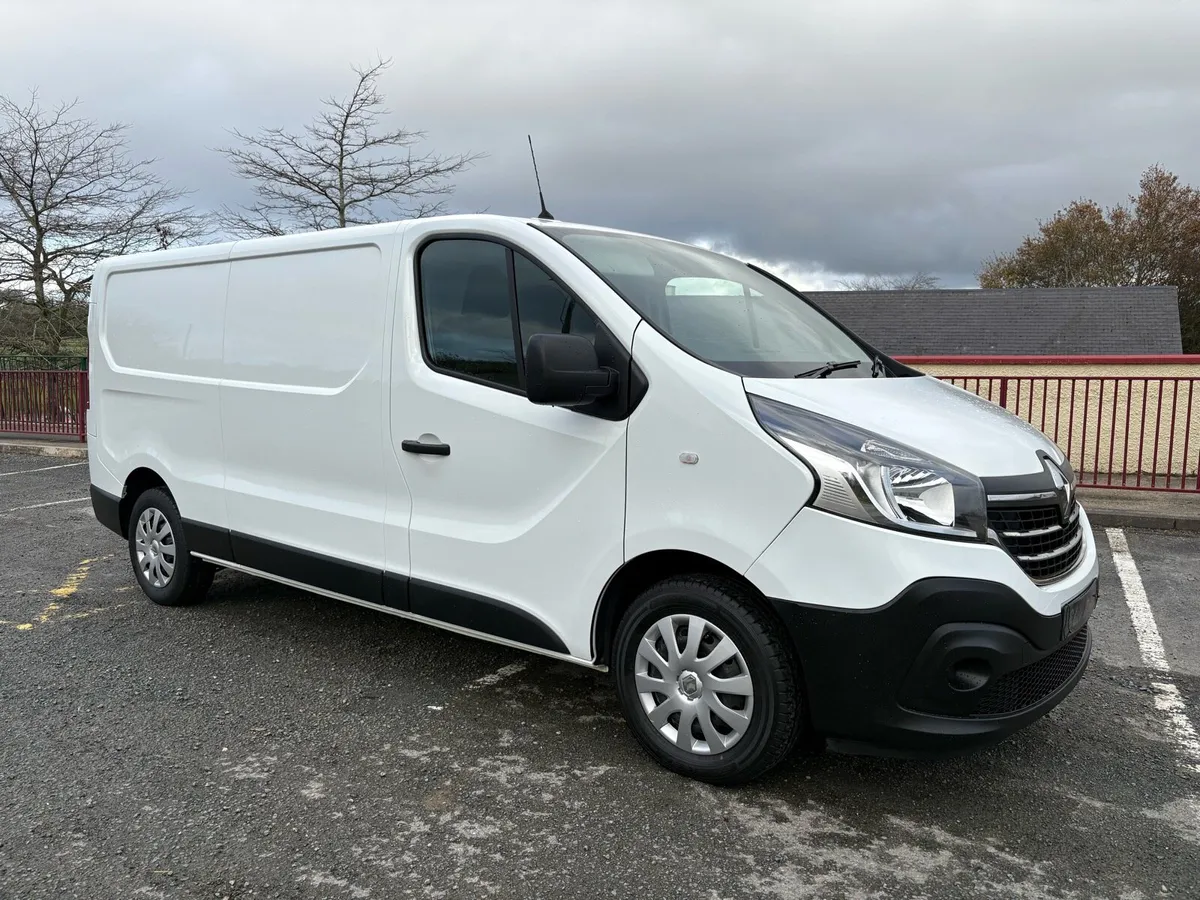2021 (212) RENAULT TRAFIC 2.0 120 BHP LWB - Image 1