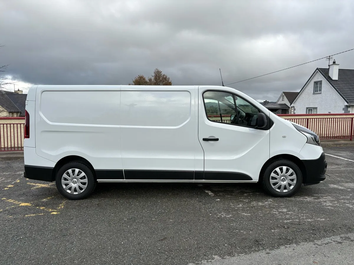 2021 (212) RENAULT TRAFIC 2.0 120 BHP LWB - Image 2